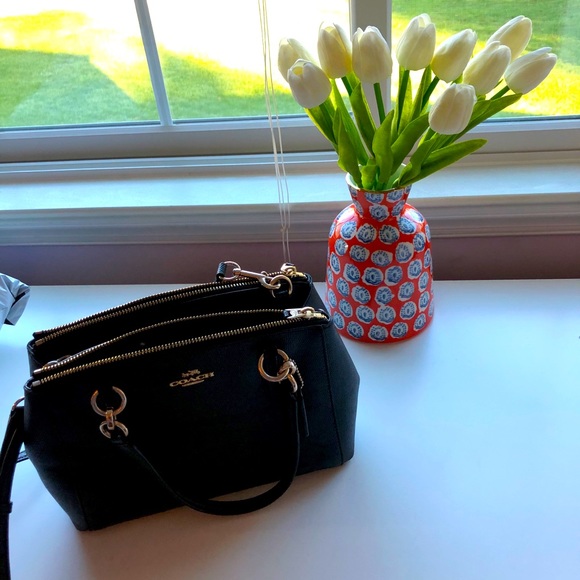 Coach Handbags - Coach black classic leather crossbody bag like new
